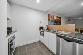 Convenient 2-Bed with Pool By Parks & Amenities